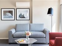 Mantra-on_Northbourne_One_Bedroom_Premiery-Apartment-Living-Room