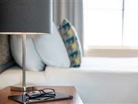 Mantra_on_Northbourne_Canberra_Hotel_Room_Lamp