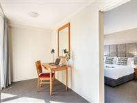 Mantra_on_Northbourne_Canberra_One_Bedroom_Premier_View_Study
